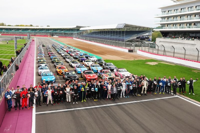 big grids mazda mx5 mk1 race weekend support brscc 750mc